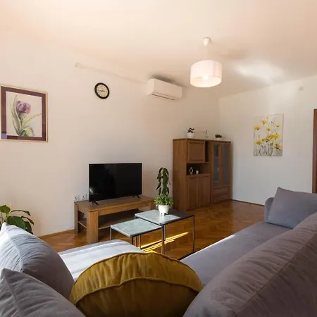 Mia Apartment